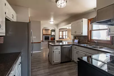 W161N10786  Creek Ter, Germantown, WI 53022 - Photo 12