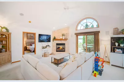 N161W18890  Jared Dr #251, Jackson, WI 53037 - Photo 2