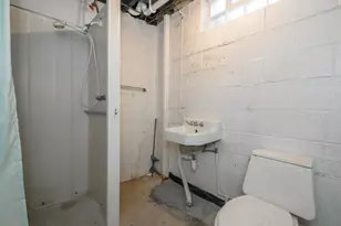 225 W Alta Loma Cir, Thiensville, WI 53092 - Photo 22