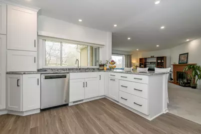 225 W Alta Loma Cir, Thiensville, WI 53092 - Photo 6