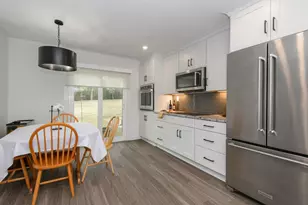 225 W Alta Loma Cir, Thiensville, WI 53092 - Photo 8