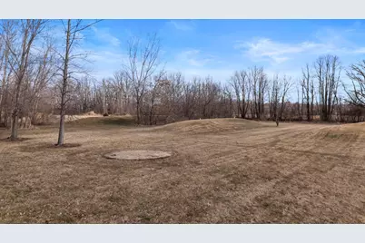 3850  Strawberry Glen Dr, Jackson, WI 53012 - Photo 38