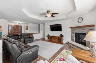 3850 Strawberry Glen Dr, Jackson, WI 53012 - Photo 18