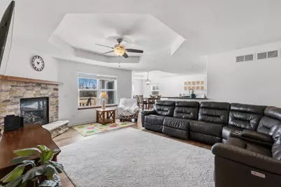 3850  Strawberry Glen Dr, Jackson, WI 53012 - Photo 16