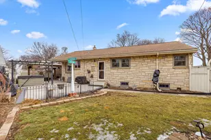 3009 S 74th St, West Allis, WI 53219 - Photo 8