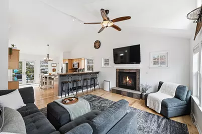 W299N2857  Maple Ave, Delafield, WI 53072 - Photo 4