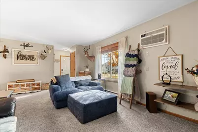 359  Minz Park Cir #4, West Bend, WI 53095 - Photo 6