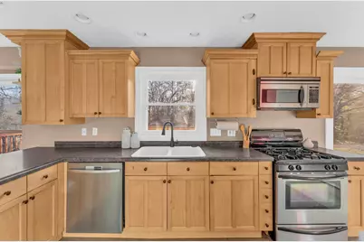 W313S6637  Spring Dr, Mukwonago, WI 53149 - Photo 12