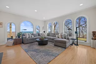 7032 N Barnett Ln, Fox Point, WI 53217 - Photo 8