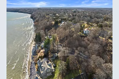 7032 N Barnett Ln, Fox Point, WI 53217 - Photo 46