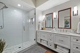 7032 N Barnett Ln, Fox Point, WI 53217 - Photo 24