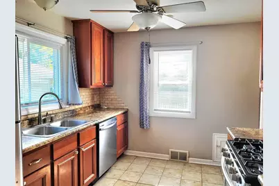 4515 W Morgan Ave, Greenfield, WI 53220 - Photo 6