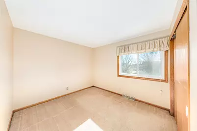 621 E Mary Ln, Oak Creek, WI 53154 - Photo 28