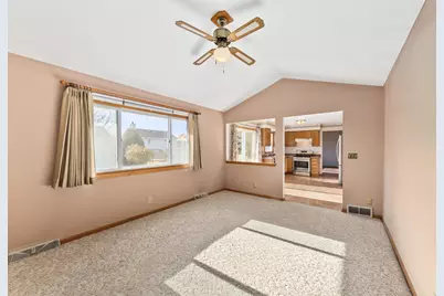 621 E Mary Ln, Oak Creek, WI 53154 - Photo 12