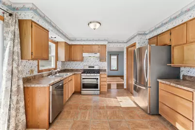 621 E Mary Ln, Oak Creek, WI 53154 - Photo 10