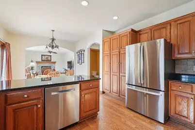 6435  River Pointe Dr, Franklin, WI 53132 - Photo 10