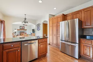 6435 River Pointe Dr, Franklin, WI 53132 - Photo 10