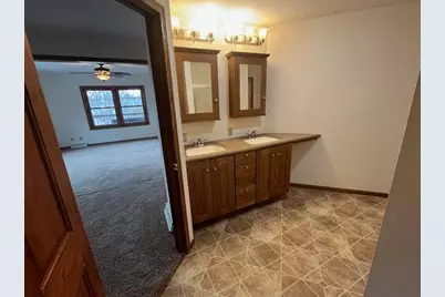 710 W Blackhawk Dr, Fort Atkinson, WI 53538 - Photo 14