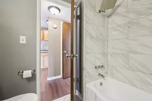 1409 N Prospect Ave, Milwaukee, WI 53202 - Photo 12