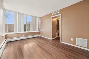 1409 N Prospect Ave, Milwaukee, WI 53202 - Photo 14