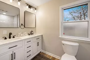 N76W14092 Appleton Ave, Menomonee Falls, WI 53051 - Photo 12