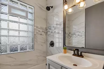 3815 N Vel R Phillips Ave, Milwaukee, WI 53212 - Photo 26