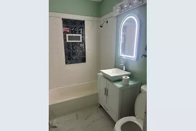 4064 N 18th St, Milwaukee, WI 53209 - Photo 4