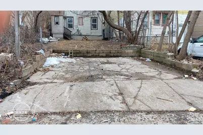 2037 N 40th St, Milwaukee, WI 53208 - Photo 2