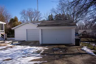 N3220 Acacia Rd, Geneva, WI 53147 - Photo 4