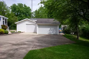 N3220 Acacia Rd, Geneva, WI 53147 - Photo 2