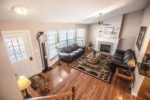 2087 Lake View Dr, Hartford, WI 53027 - Photo 18