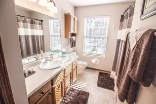 2087 Lake View Dr, Hartford, WI 53027 - Photo 12