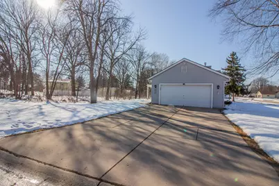 2087  Lake View Dr, Hartford, WI 53027 - Photo 44