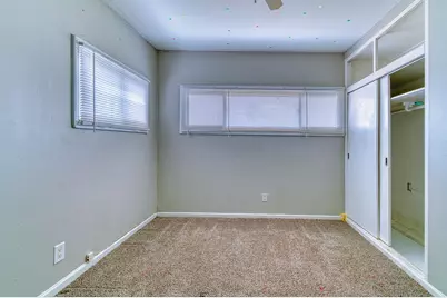 405 W Sugar Ln, Glendale, WI 53217 - Photo 24