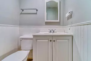 405 W Sugar Ln, Glendale, WI 53217 - Photo 20