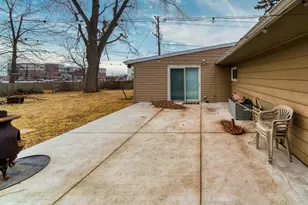 405 W Sugar Ln, Glendale, WI 53217 - Photo 30