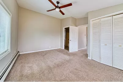 405 W Sugar Ln, Glendale, WI 53217 - Photo 18