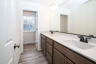 423 Clairmont Ct, Williams Bay, WI 53191 - Photo 18