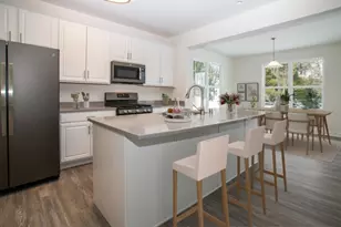 423 Clairmont Ct, Williams Bay, WI 53191 - Photo 8