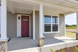 417 Manchester Dr, Williams Bay, WI 53191 - Photo 2