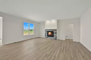 405 Manchester Dr, Williams Bay, WI 53191 - Photo 4