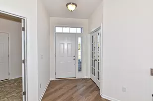 403 Manchester Dr, Williams Bay, WI 53191 - Photo 2