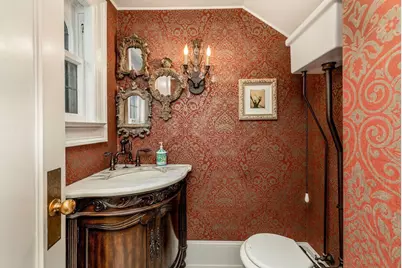 3266 N Lake Dr, Milwaukee, WI 53211 - Photo 16