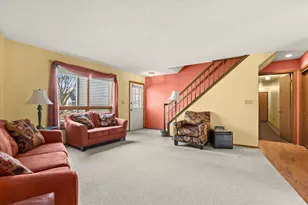 15634 W Brook Dr, New Berlin, WI 53151 - Photo 6