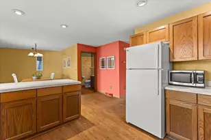 15634 W Brook Dr, New Berlin, WI 53151 - Photo 12