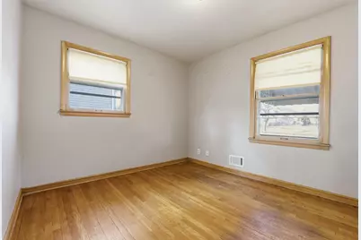 6215 W Keefe Avenue Pkwy, Milwaukee, WI 53216 - Photo 12