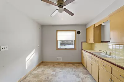 6215 W Keefe Avenue Pkwy, Milwaukee, WI 53216 - Photo 6