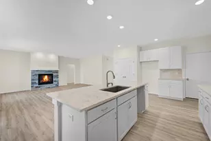 410 Manchester Dr, Williams Bay, WI 53191 - Photo 10