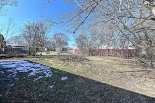 6402 W Bennett Ave, Milwaukee, WI 53219 - Photo 16