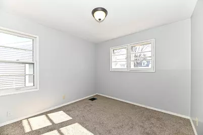 6402 W Bennett Ave, Milwaukee, WI 53219 - Photo 10